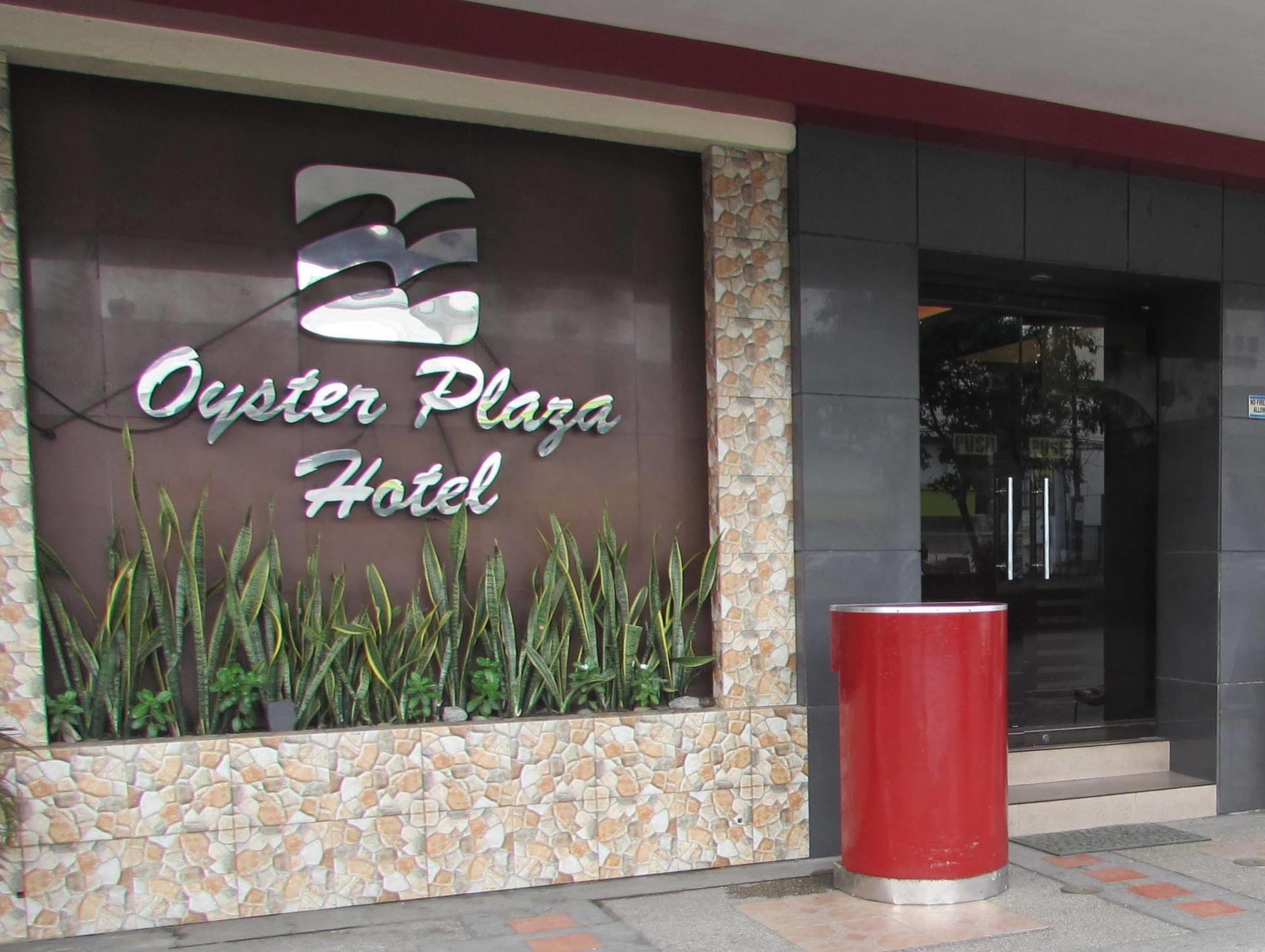 Oyster Plaza Hotel Маніла Екстер'єр фото